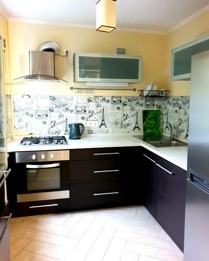 90-Avenue Apartments Chernivtsi Ngoại thất bức ảnh